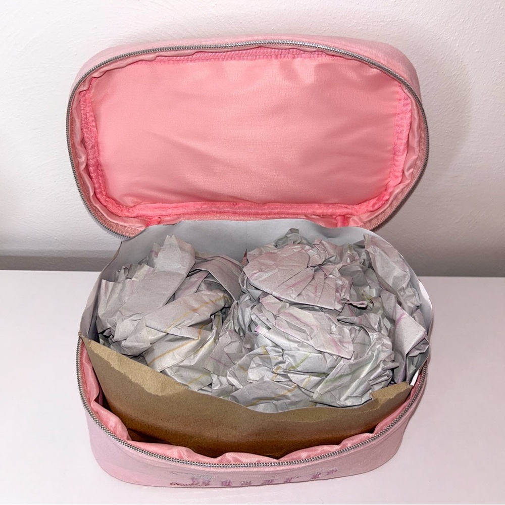 Juicy Couture Cosmetic Bag Pink. - Picture 3 of 9